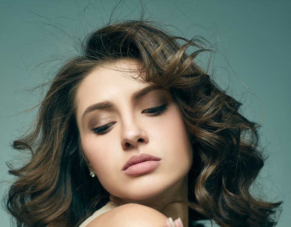 Cirurgia plástica e moda: influências da mídia e da cultura na busca pela aparência ideal